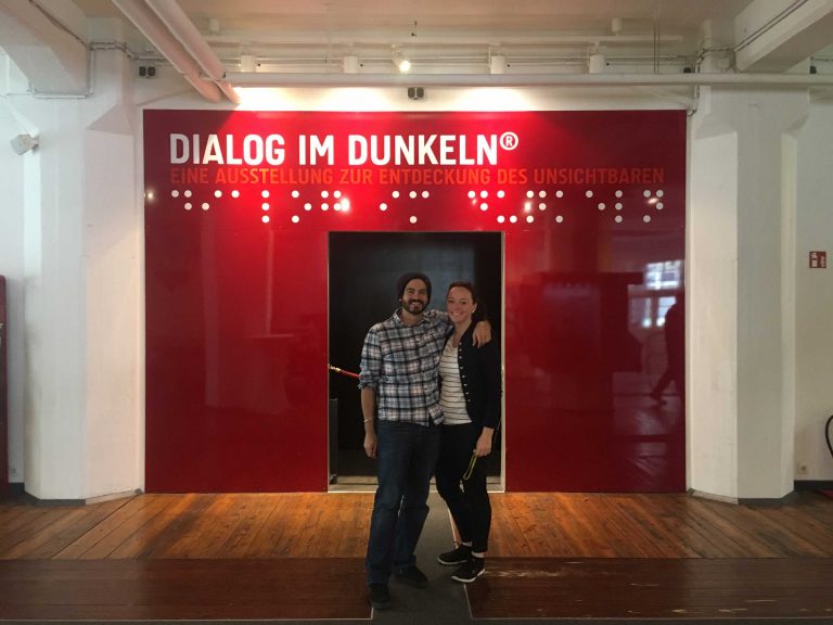 Dialogmuseum-Hamburg-Dialog-im-Dunkeln